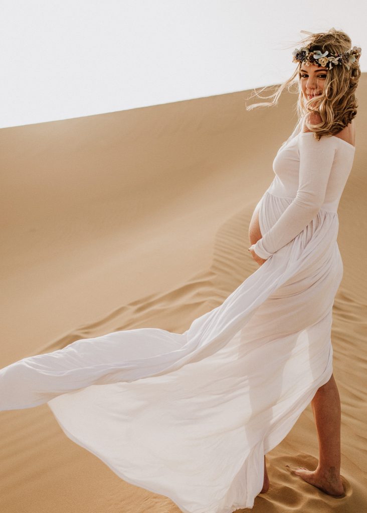 Abu Dhabi Desert Maternity Photo Session by Sublimely Sweet Photography